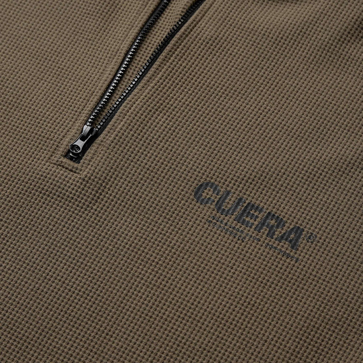 Cuera Active Structure Half Zip in Army, zip and pocket detail