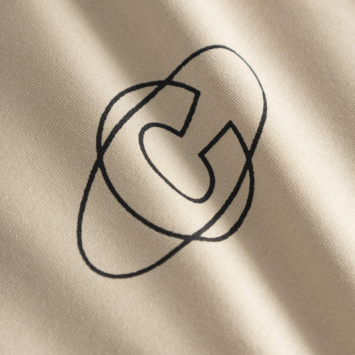 Cuera Oncourt LS Layer T-Shirt in Sand, logo print detail