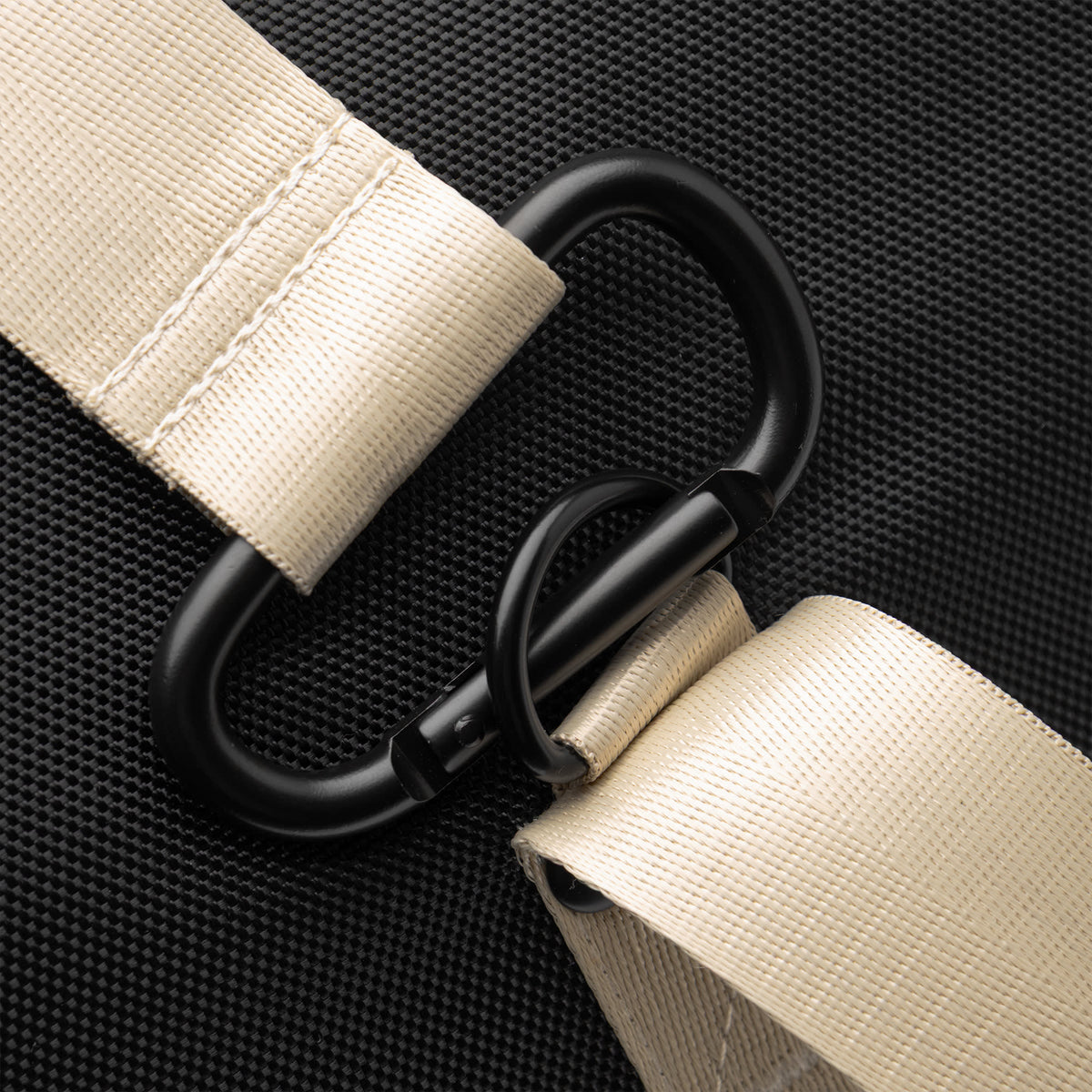 Cuera Oncourt Premium Padel Bag in Black, hardware and clip detail